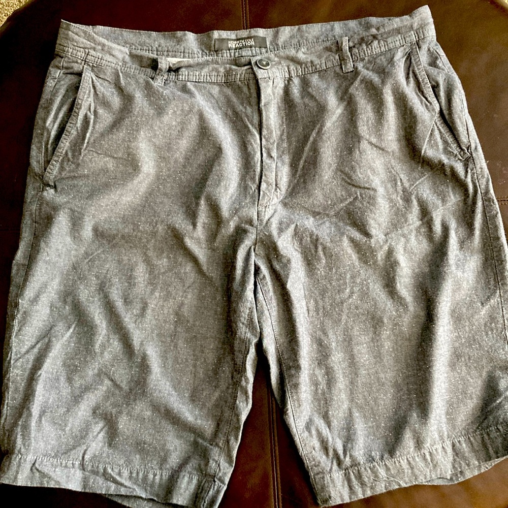 Kenneth Cole Reaction shorts men’s sz 36 gray 12 inch length cotton poly blend